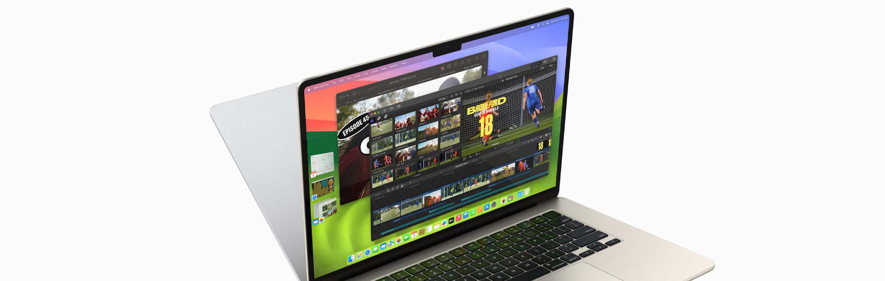 MacBook Air đang mở hiển thị ứng dụng Final Cut Pro và FCP và Pixelmator Pro, với Lịch, Safari, Mail và Ảnh đang mở ở phía bên trái màn hình. Mặt sau của chiếc MacBook Pro thứ hai nằm phía sau chiếc đầu tiên, trông giống như một hình ảnh phản chiếu.