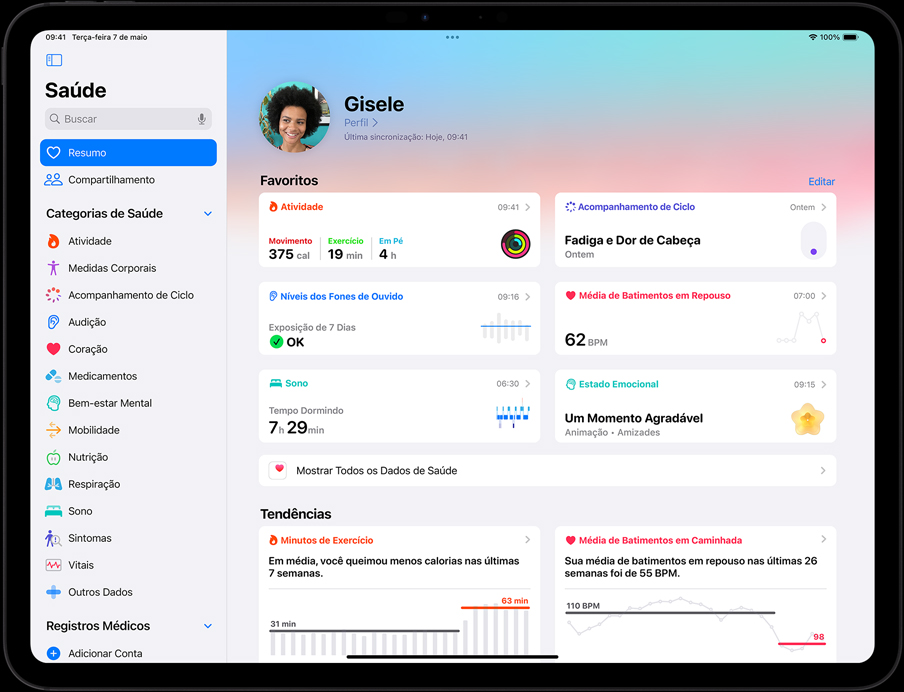 iPad Pro na horizontal, mostrando o resumo do app Saúde na tela.