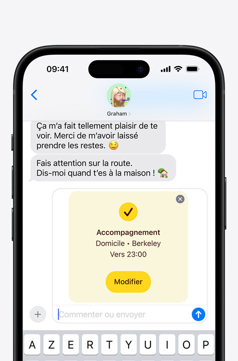 Échange de SMS présentant la fonctionnalité de sécurité « Accompagnement ».