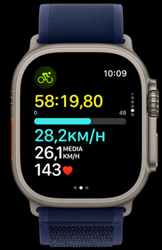 Un Apple Watch Ultra 2 che mostra la velocità con cui l’utente sta pedalando.