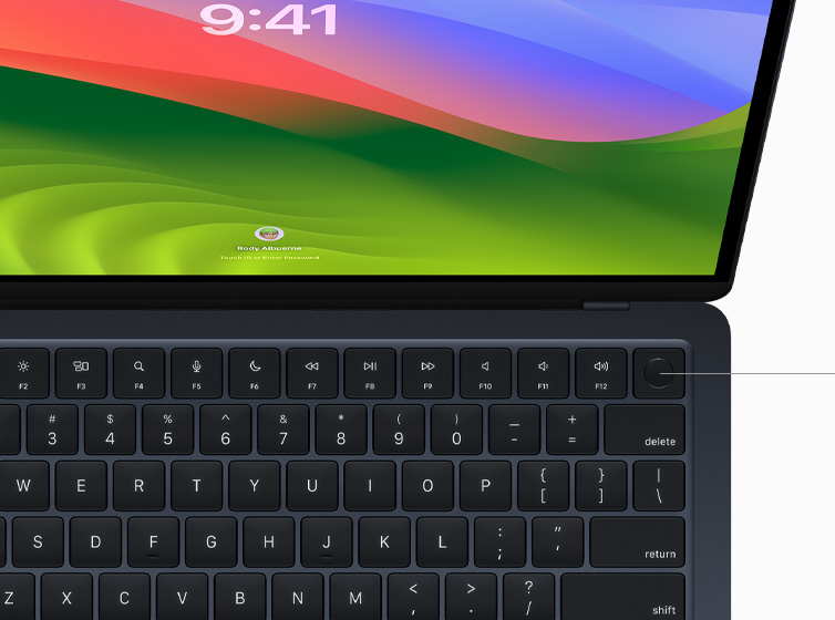 Skats no augšas uz MacBook Air ar Touch ID un Magic Keyboard